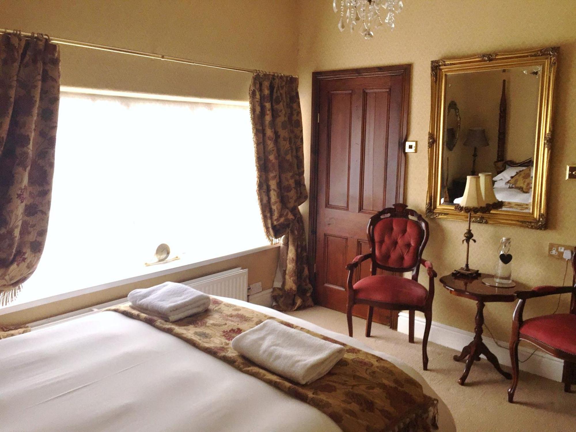 Glyn Isa Country House Luxury Self Catering Accommodation Conwy Eksteriør billede